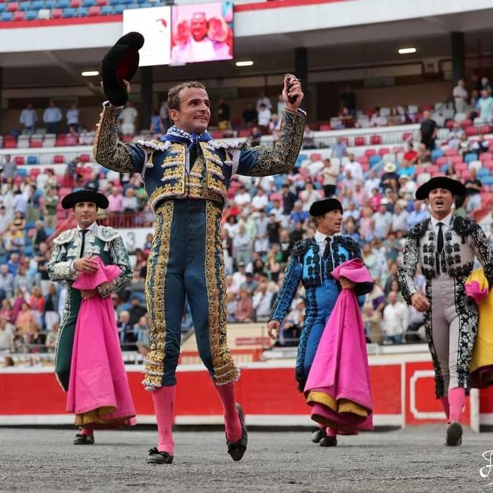 "Gracias, Bilbao. Sentir tus tendidos en pie es de las cosas bonitas que me han pasado en mi vida", dedicó Damián Castaño en su Instagram, tras la corrida del día 25.